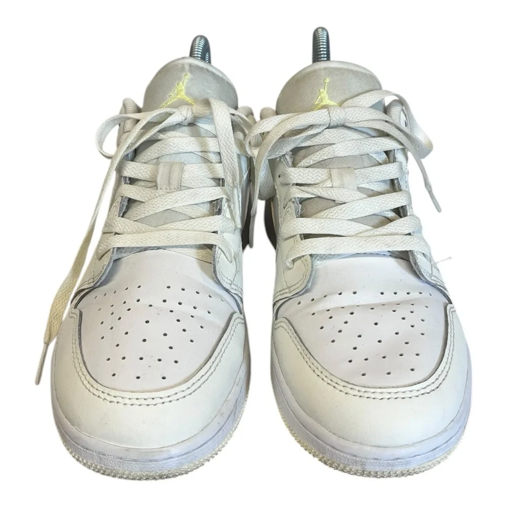 Nike Air Jordan‎ 1 Low GS GS Basketball Shoes White FV8486-181 VNDS Sz 5.5